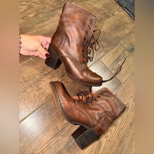 Steve Madden Graanie Lace Up Boots size 6
